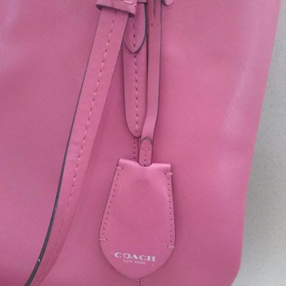 Coach Peyton Leather Zip Tote - Picture 4 of 5